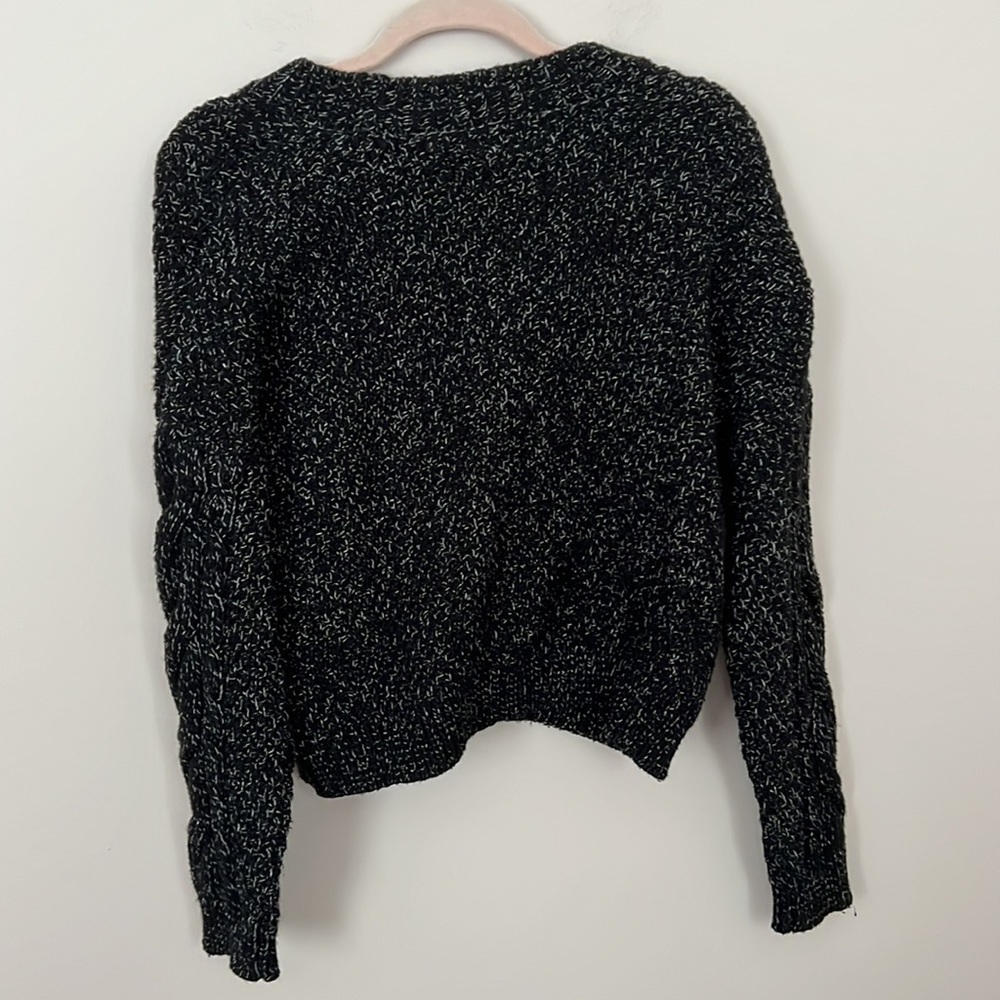 𝅺roots l Black Sweater - Picture 2 of 4